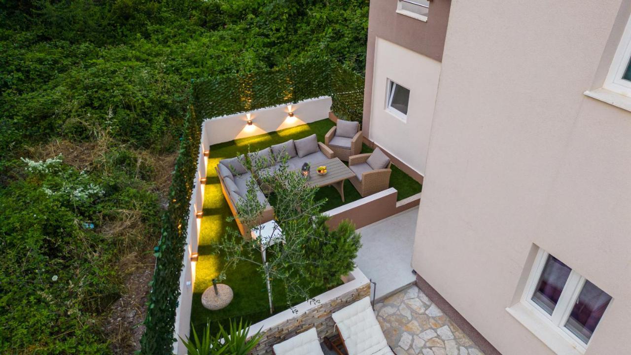 Bruno'S Poolside Apartments - Near Beach Trogir Exterior foto