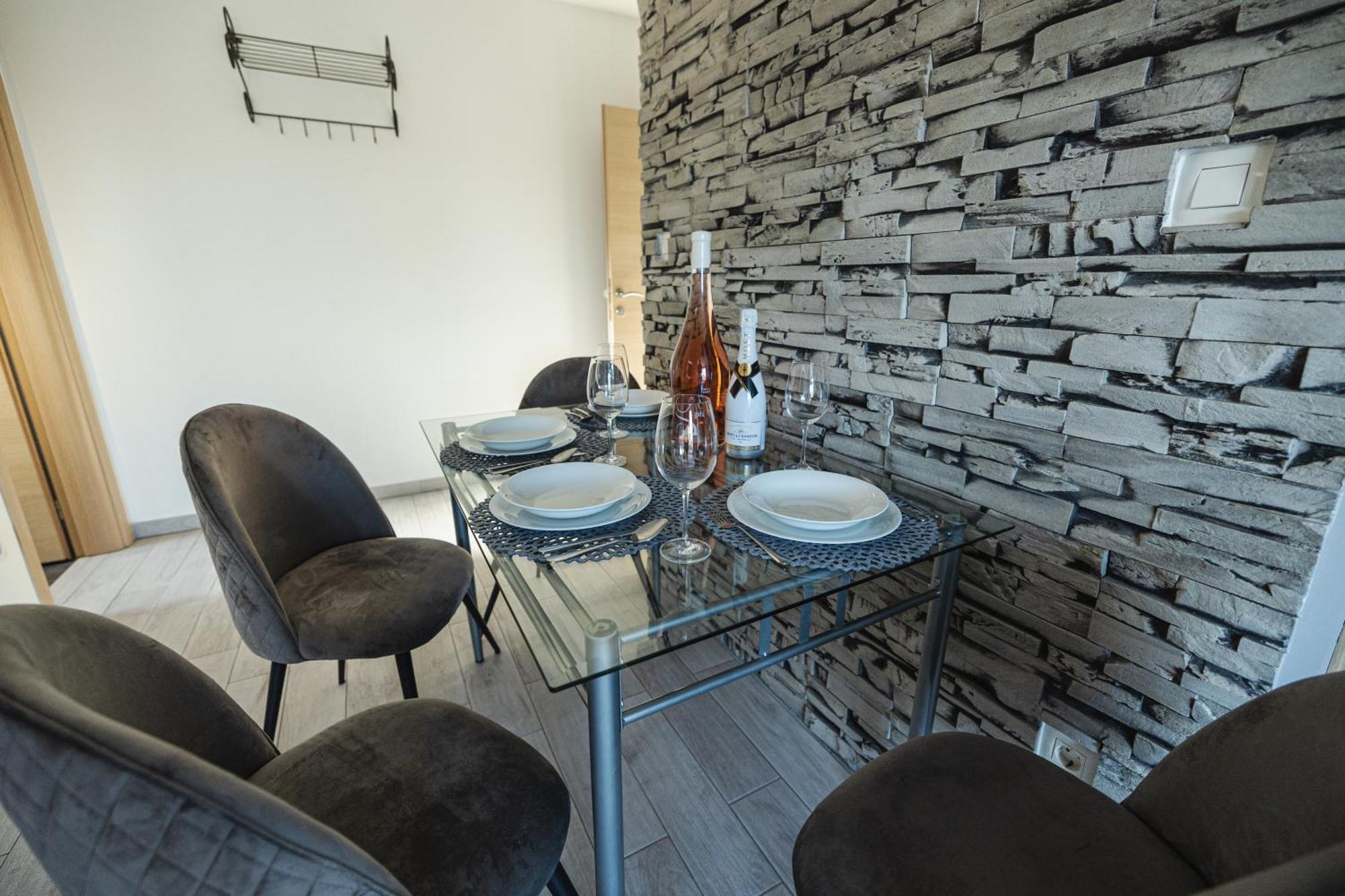 Bruno'S Poolside Apartments - Near Beach Trogir Exterior foto